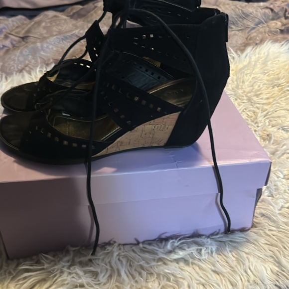 Madden Girl sandals size 10 black and natural - Picture 5 of 9